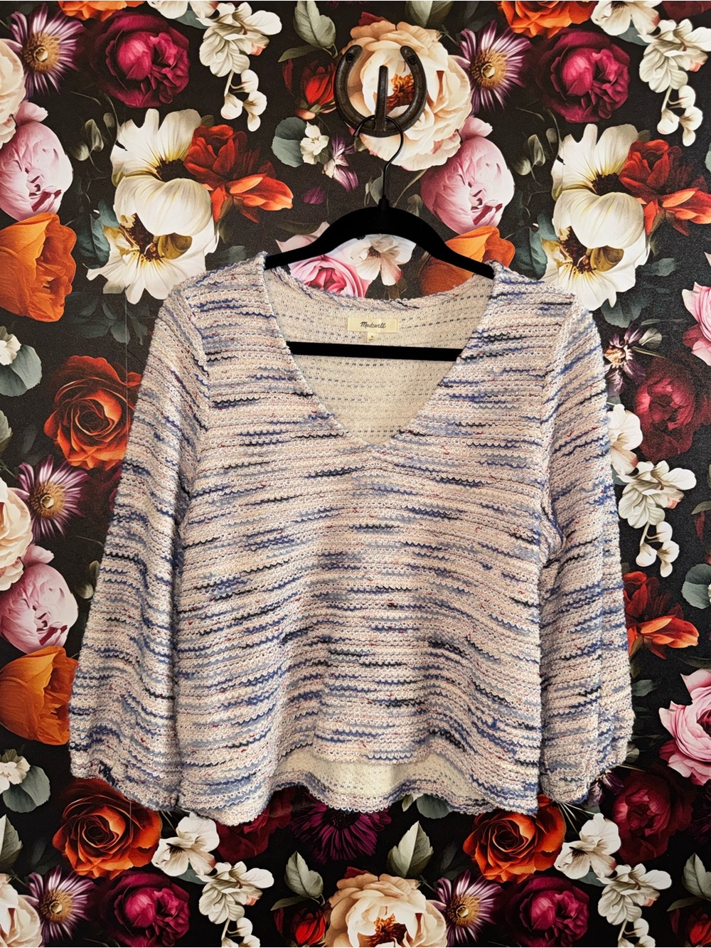 Madewell Women's Light Blue and Cream Marled V-Neck Sweater, M